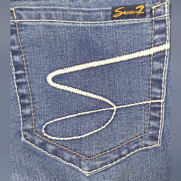 A pair of Seven7 straight leg womens blue denim jeans in a size 14. EUC. - Picture 4 of 8